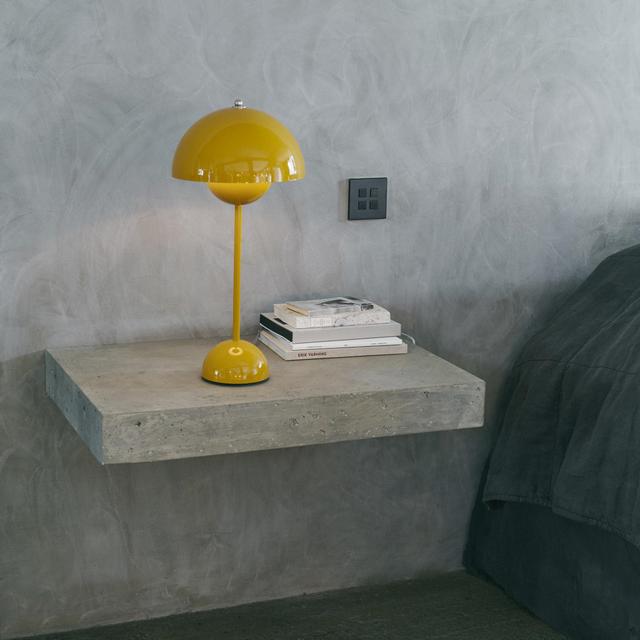 Flowerpot Table Lamp VP9  senape by Verner Panton – &TRADITION
