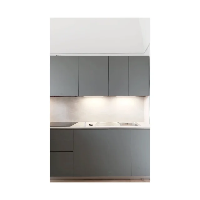 Stralcio di una composizione minimal e funzionale di Aroma by @pedini.kitchens.life.design@spazio_abitabile #designstore #designcollection #loveart #lovedesign #interiorinspiration #arredocasa #arredamento #lovedetails #workinprogres