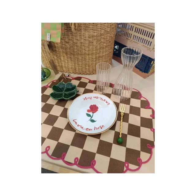 Scacchiere & portafortuna 🍀🍀@bitossihome#news #tabledecor #tableware #tablesetting #tabledecorations #instalove❤️🍀 #interiorstyling #interiorinspiration #interiordesign