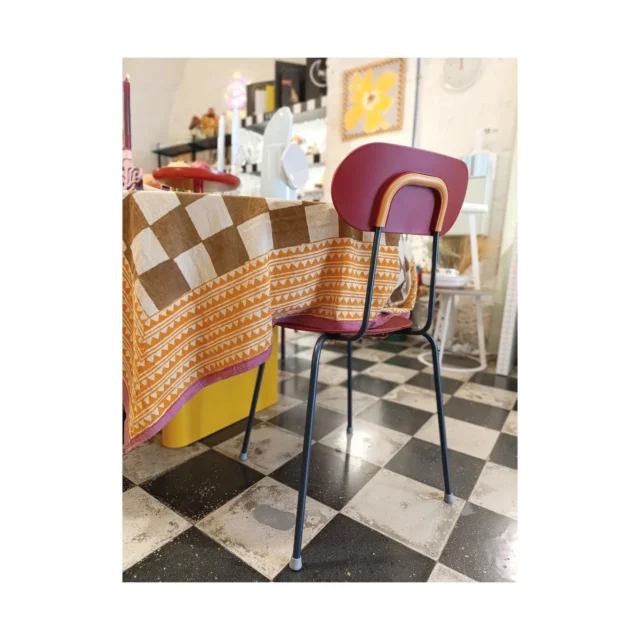 Esile ed elegante Mariolina di Enzo Mari per @magis_official ha dettagli di colore e un singolare comfort nella sua semplicità di forma e materiali.@spazio_abitabile
#arredamento #arredocasa #interiordesigninspiration #interiorstyling #interiorlovers #arredarecasa #lovedesign #loveart #interiorstyling #interiorlovers